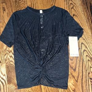 Lululemon Crescent veil T-shirt